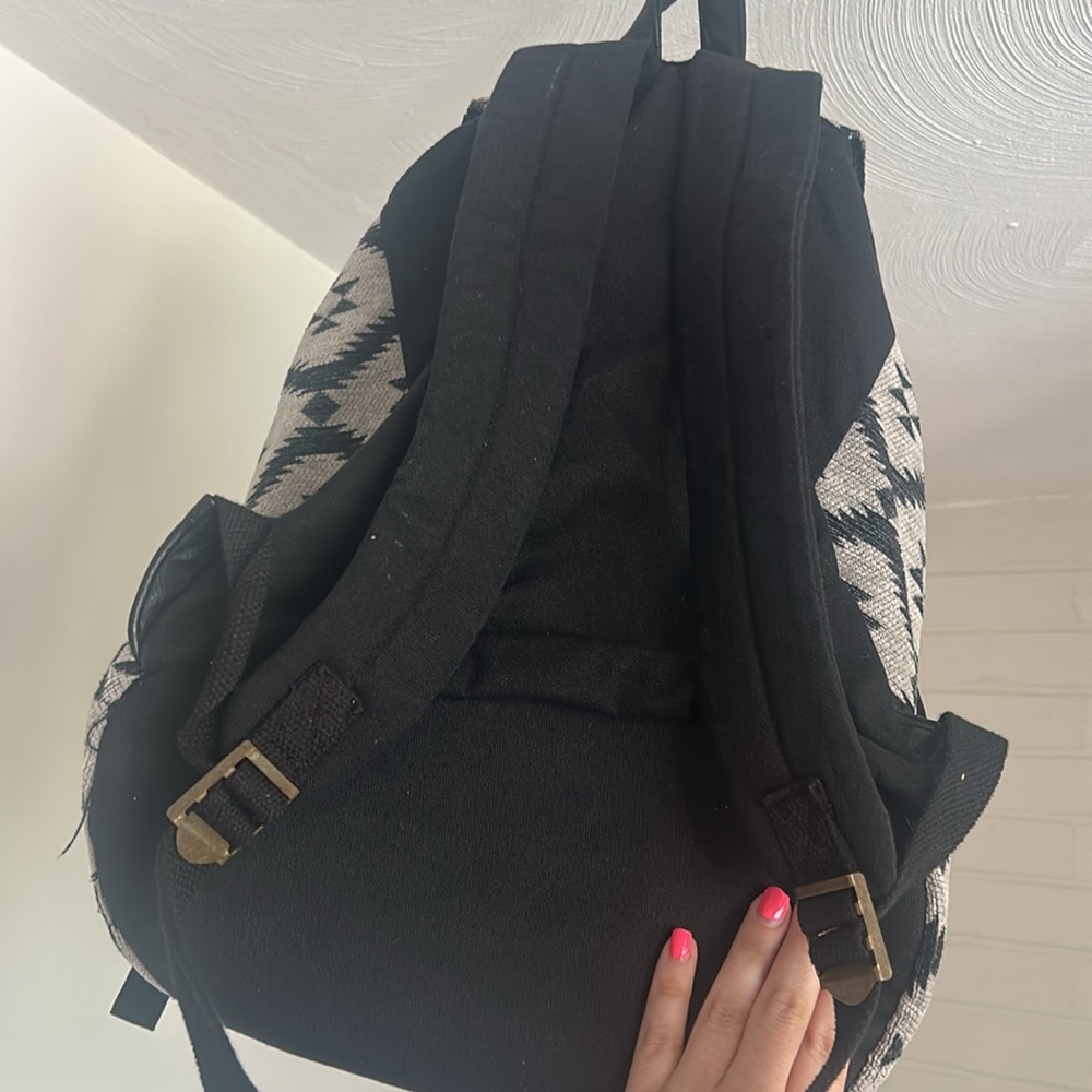 ▪️Geometric Pattern Backpack - Picture 4 of 7